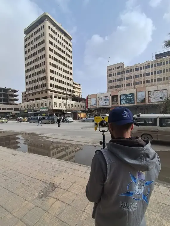 رفع مساحي أمام البناء في نسيج المدينة
